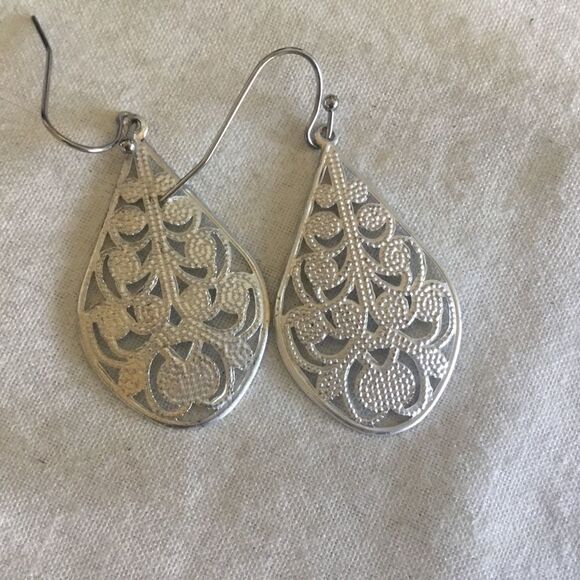$8 ea or 3/$15. Teardrop Silvertone Earrings - Picture 4 of 9